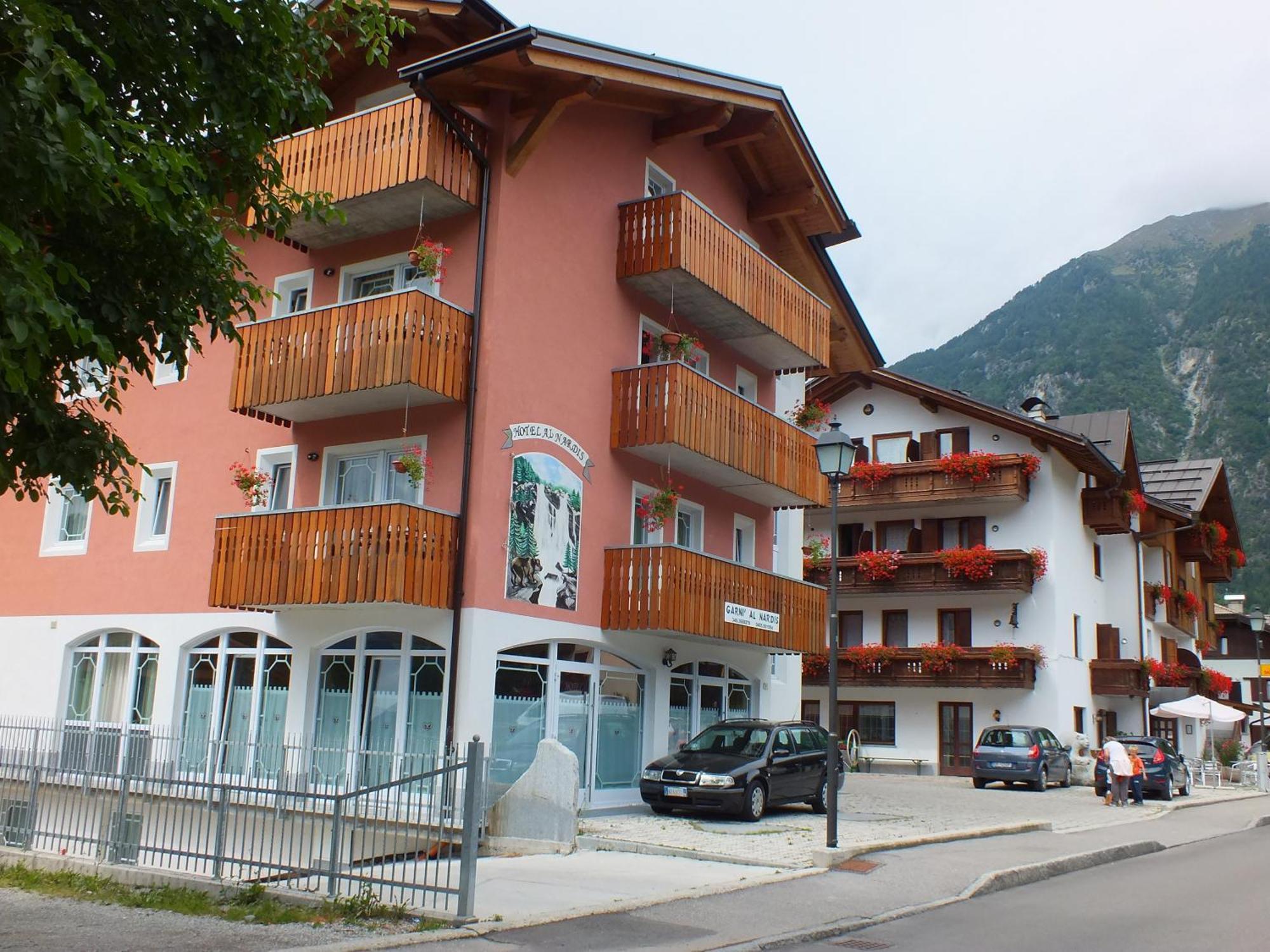 Hotel Garni Al Nardis Карисоло Екстериор снимка