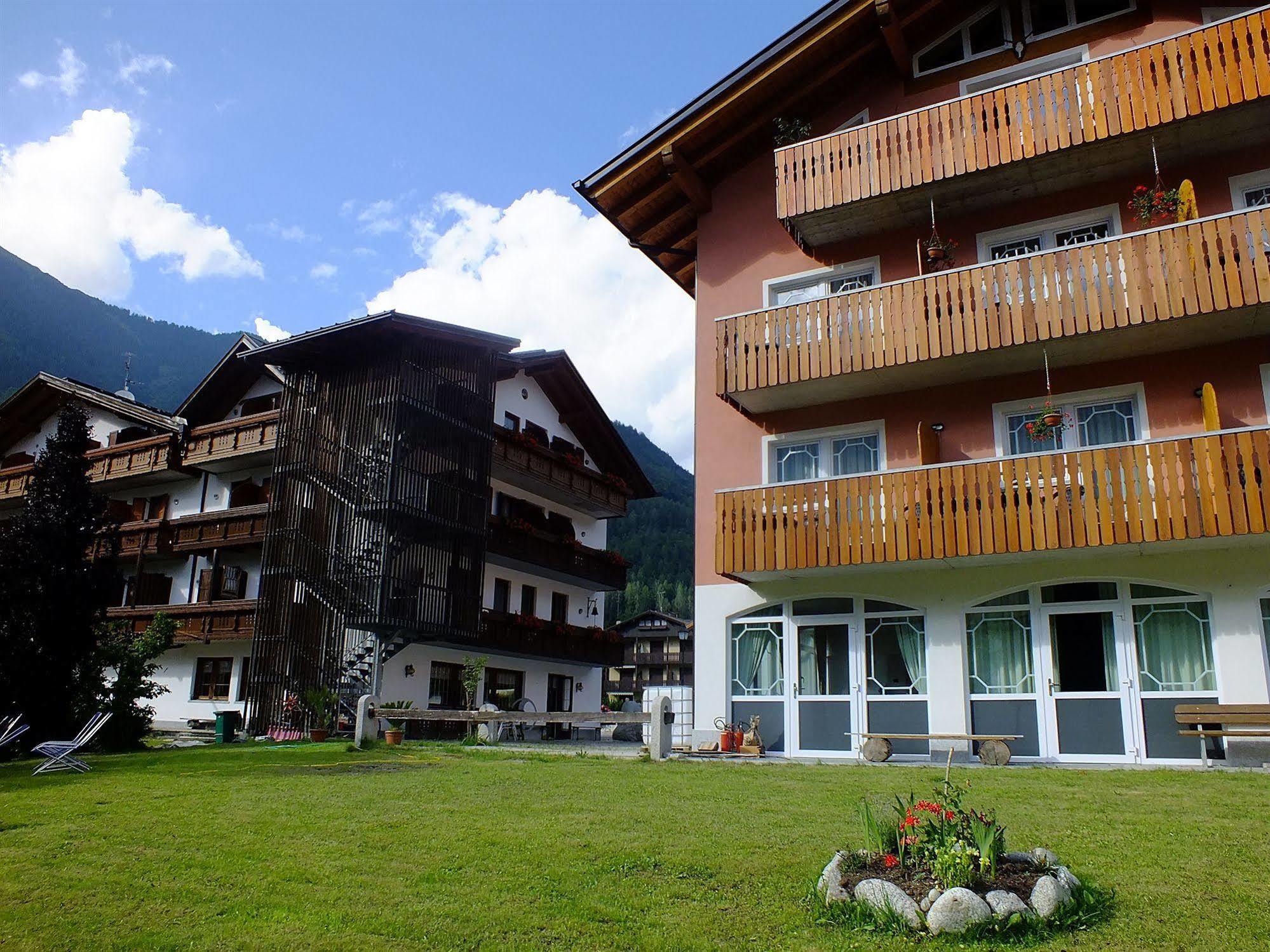 Hotel Garni Al Nardis Карисоло Екстериор снимка